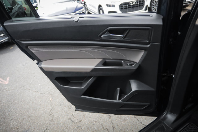 Used 2022 Volkswagen Atlas SEL R-Line AWD/4WD image 43