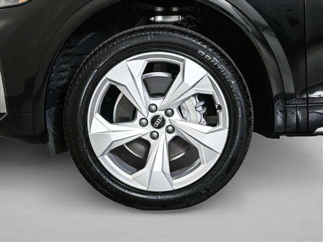 Certified 2025 Audi Q5 2.0T Premium Plus w/ Premium Plus Package AWD/4WD image 25