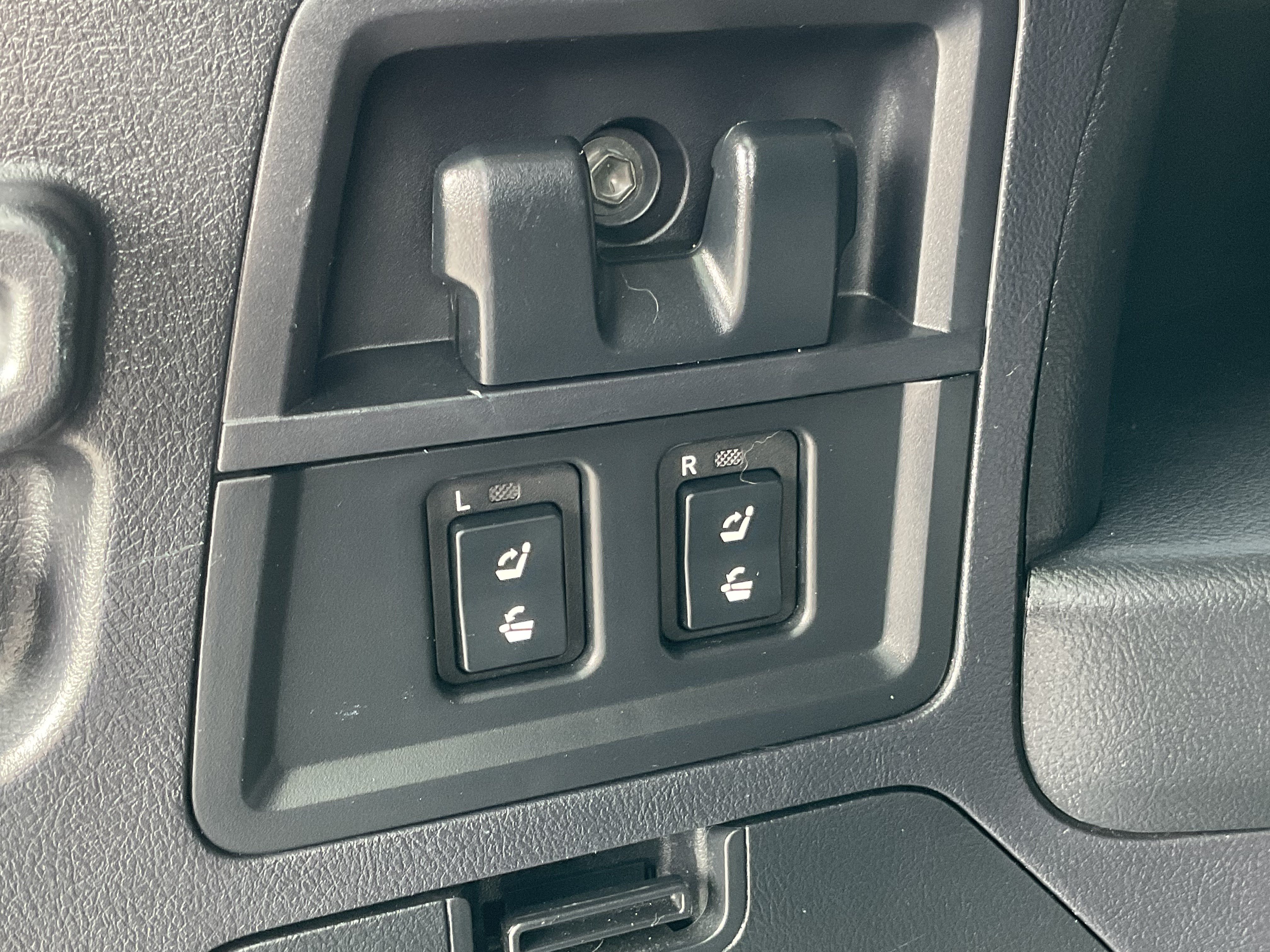 Used 2018 Toyota Sequoia TRD Sport AWD/4WD image 47