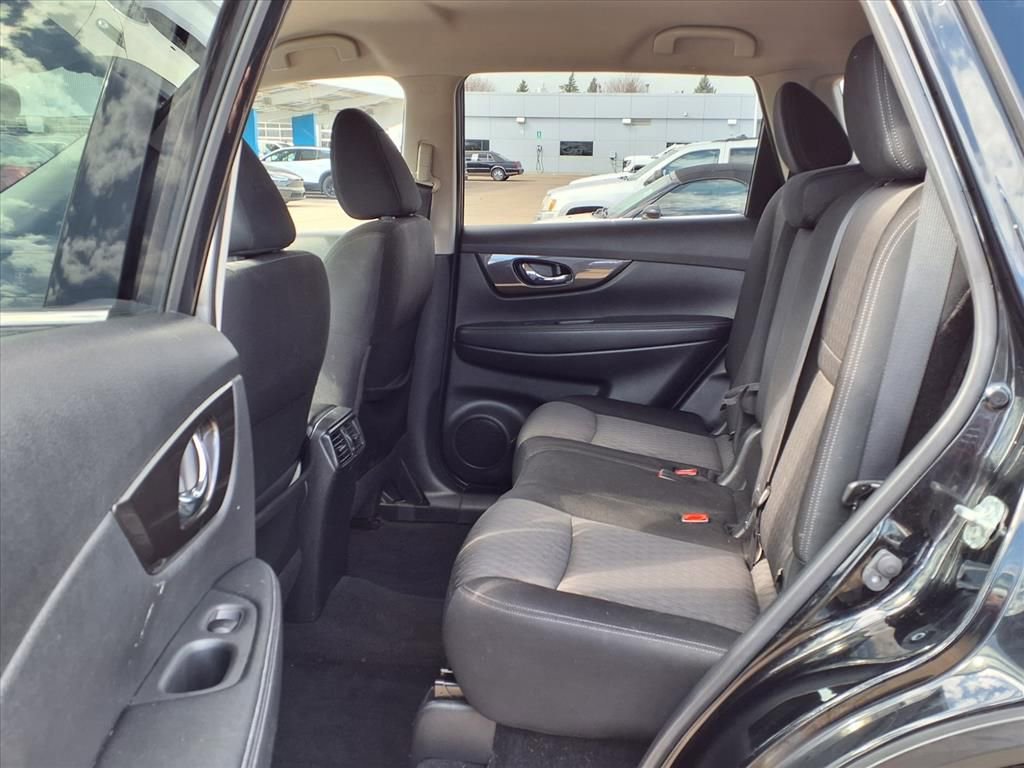 Used 2019 Nissan Rogue SV image 12