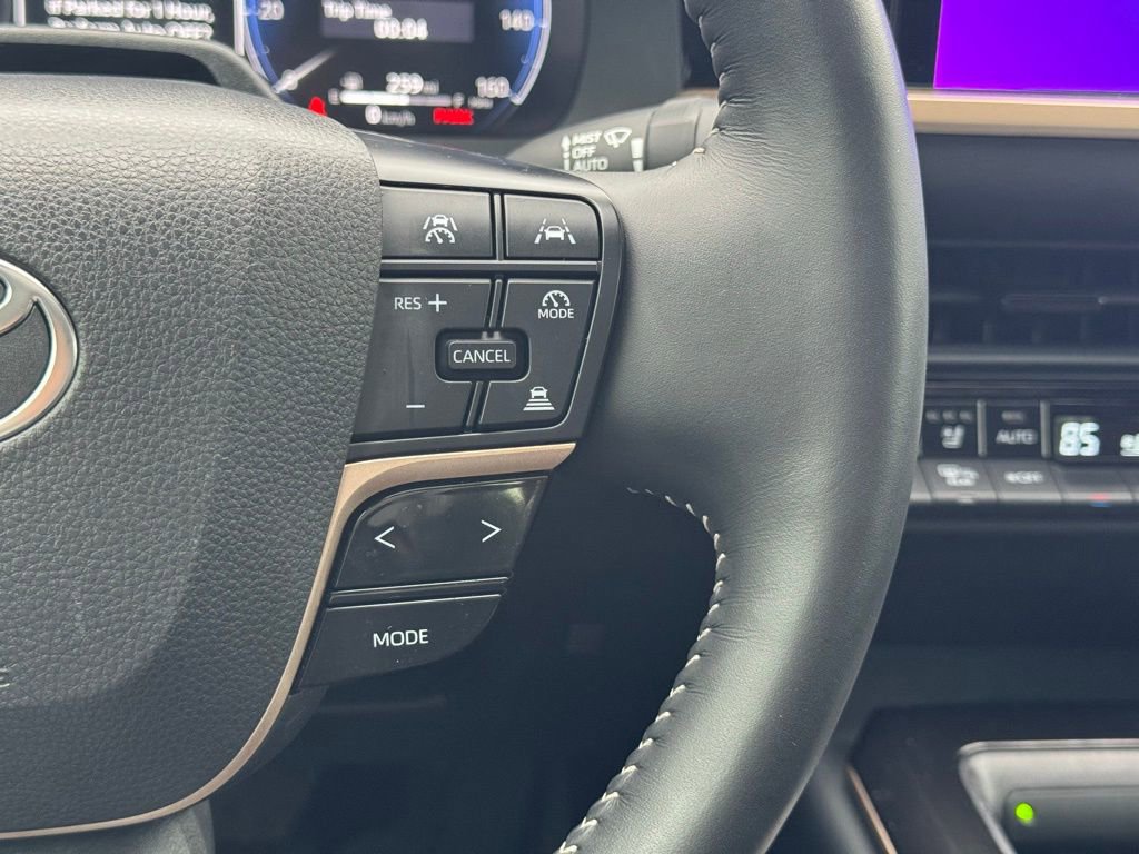 Certified 2025 Toyota Crown Limited image 27