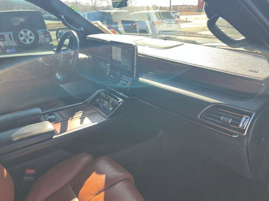 Used 2021 Lincoln Navigator L Reserve w/ Luxury Package image 31