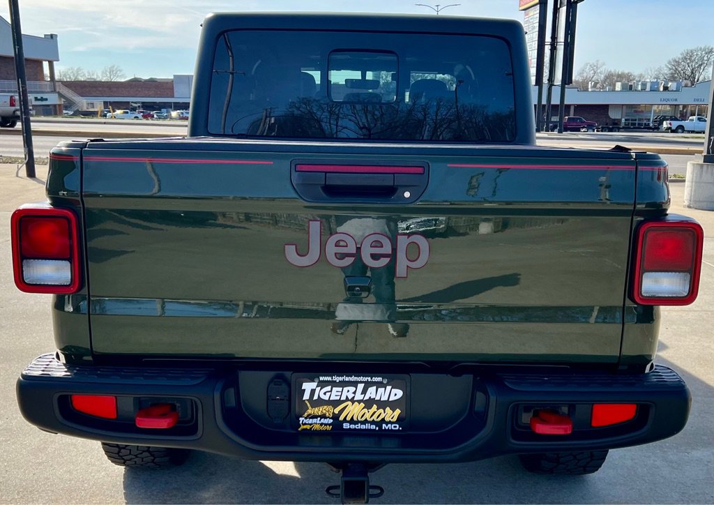 Used 2023 Jeep Gladiator Rubicon w/ Cold Weather Group AWD/4WD image 6