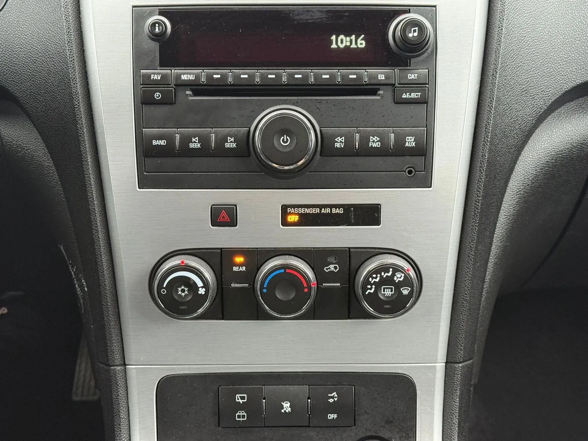 Used 2011 GMC Acadia SLE image 26