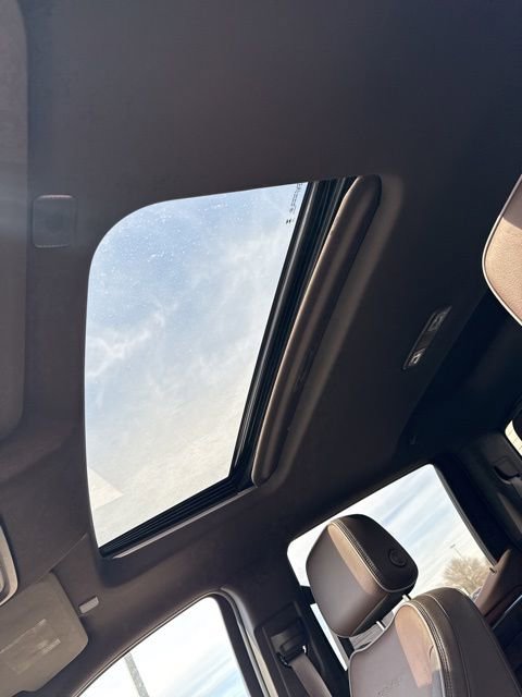 Used 2024 GMC Sierra 1500 Denali w/ Denali Carbonpro Edition image 3