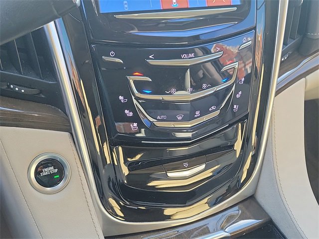Used 2020 Cadillac Escalade Luxury w/ Escalade Sport Edition image 17