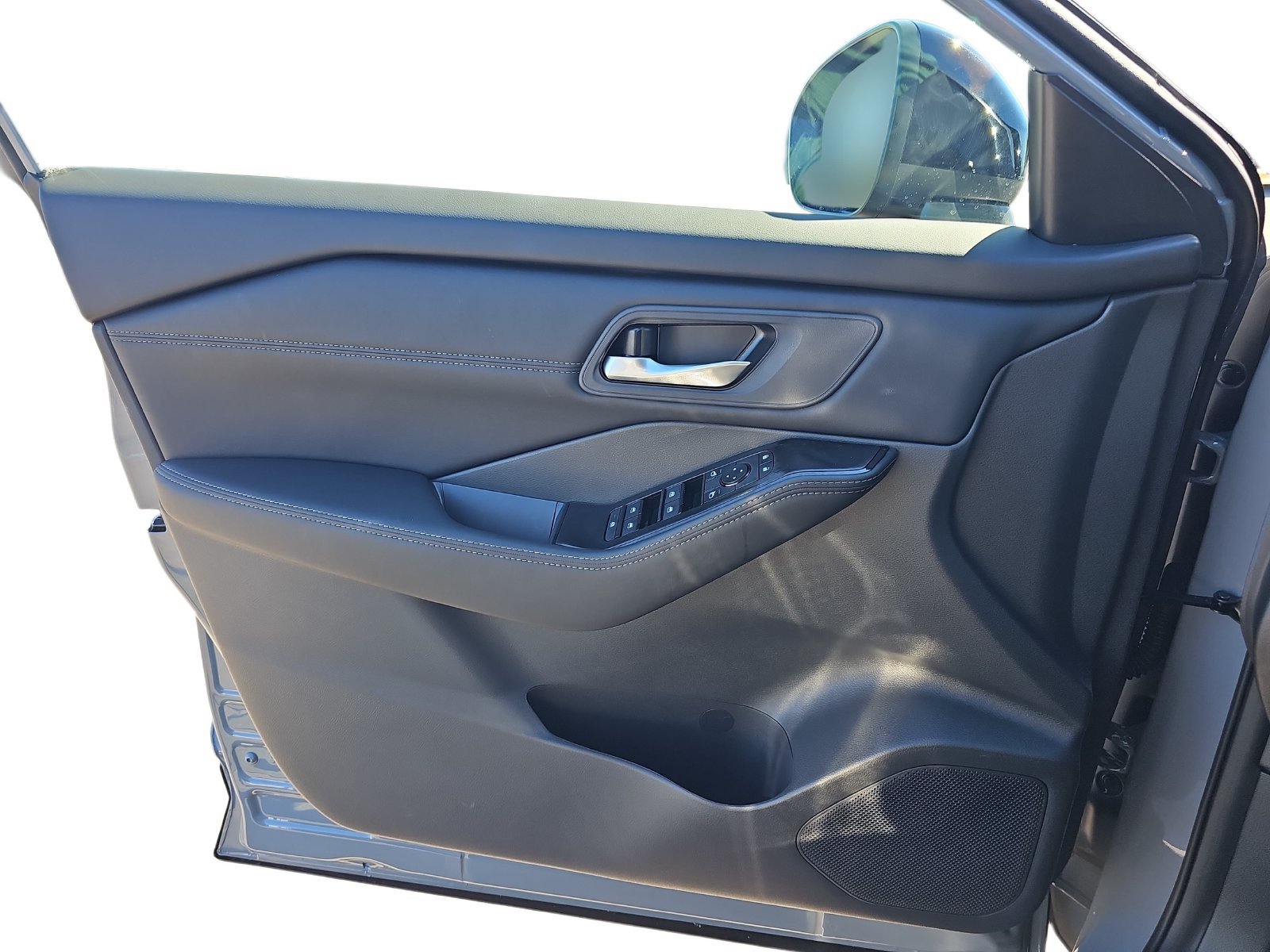 New 2027 Nissan Rogue Dark Armor FWD image 26