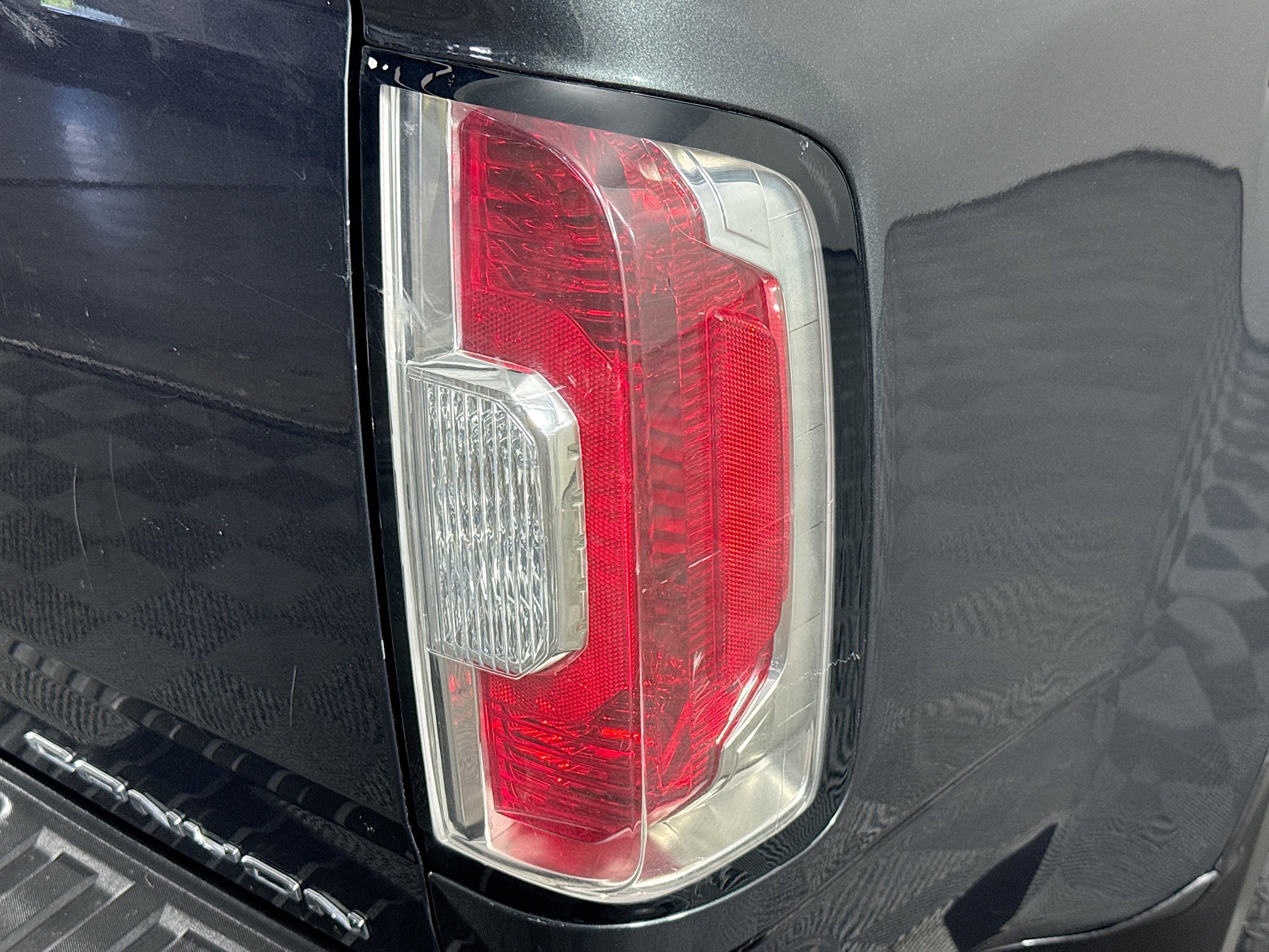 Used 2021 GMC Canyon Denali image 32