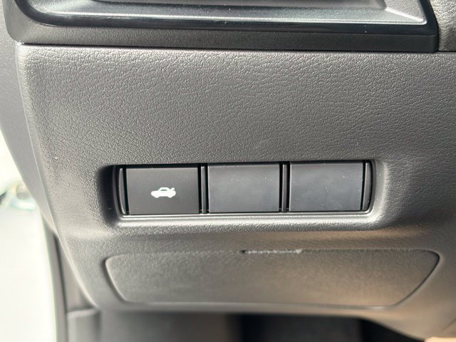 New 2027 Nissan Sentra SR w/ Floor Mat Package FWD image 25