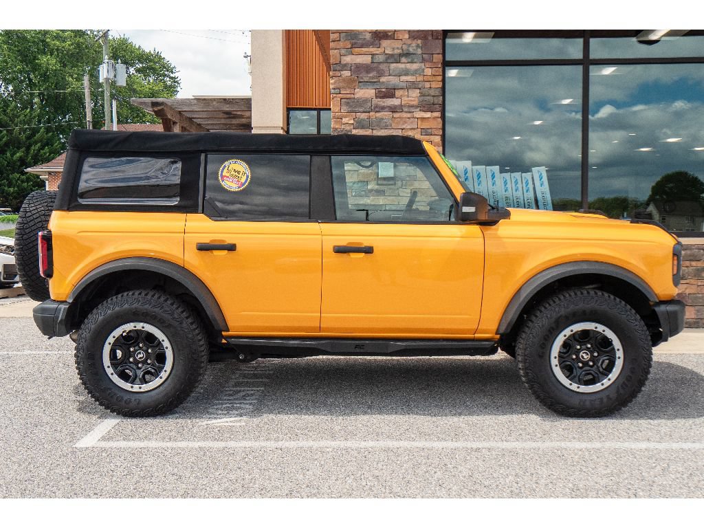 Used 2022 Ford Bronco Badlands w/ Sasquatch Package AWD/4WD image 3