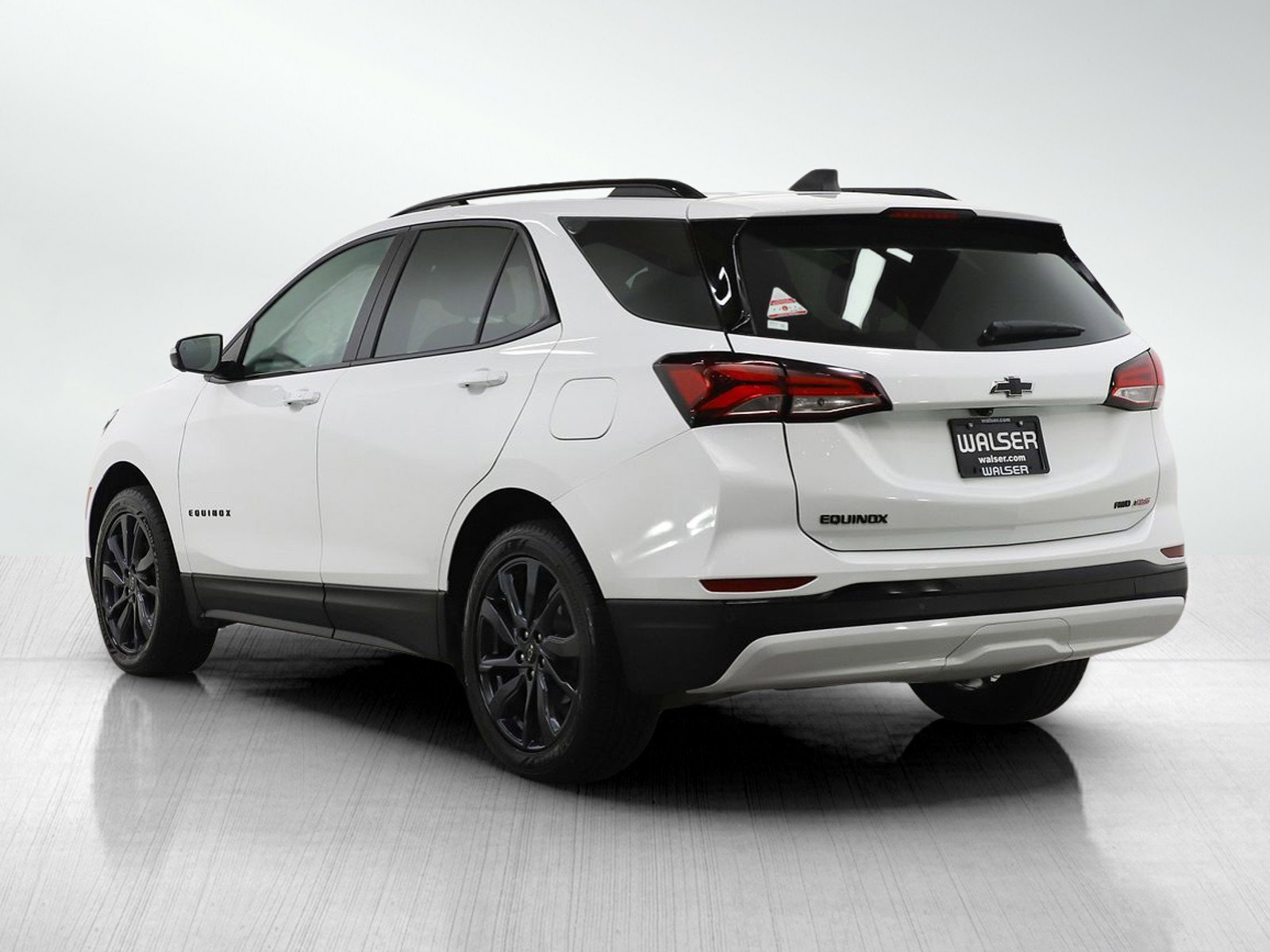 Used 2024 Chevrolet Equinox RS w/ RS Leather Package image 3