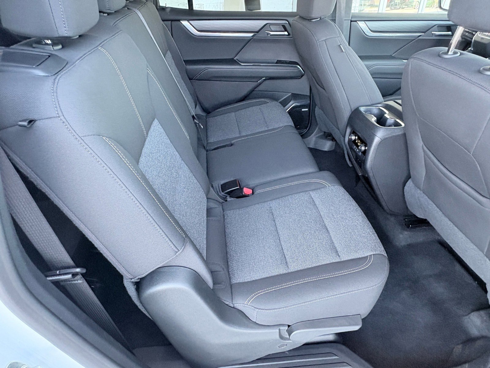 Used 2025 GMC Acadia Elevation image 21