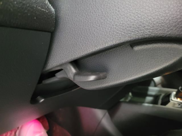 Used 2017 Nissan Rogue SV image 48