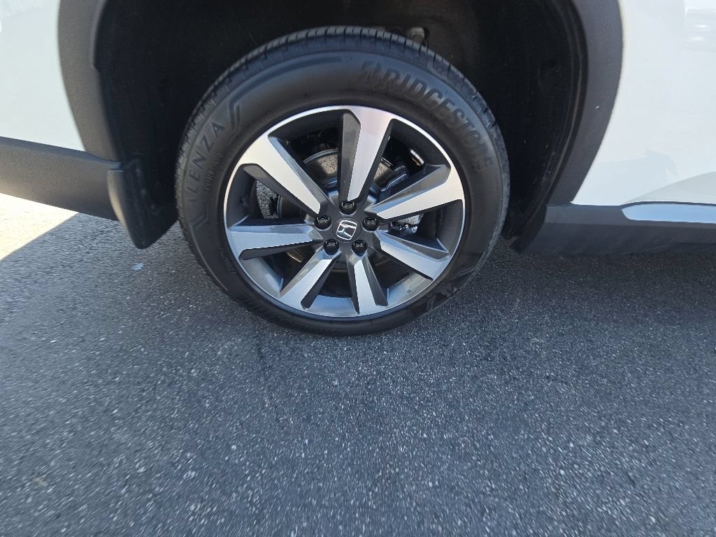 Used 2023 Honda Pilot Touring image 11