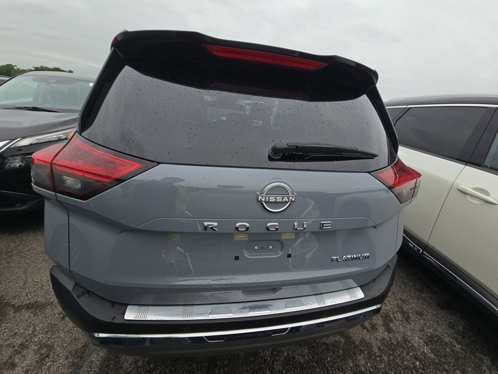 Used 2023 Nissan Rogue Platinum FWD image 6
