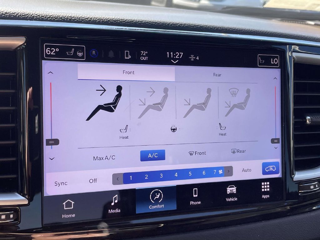 Certified 2023 Chrysler Pacifica Touring-L FWD image 39