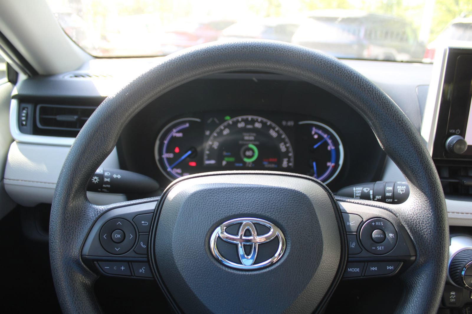 Used 2024 Toyota RAV4 XLE AWD/4WD image 25