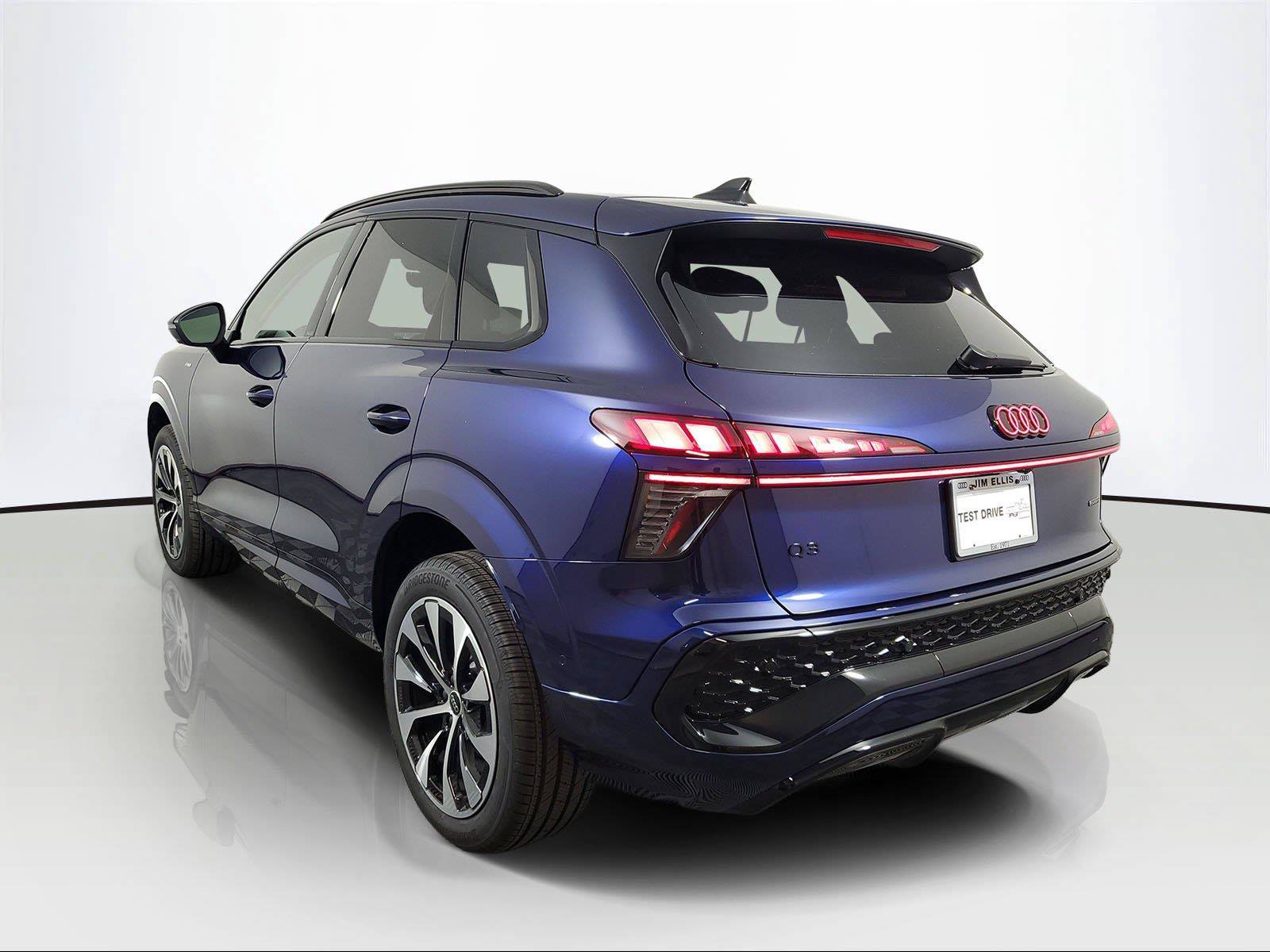 New 2026 Audi Q3 quattro 2.0T AWD/4WD image 4