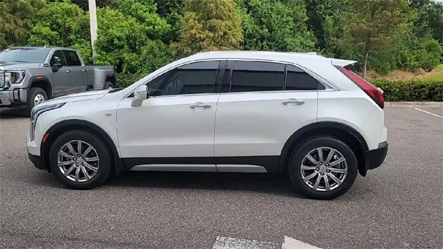 Used 2022 Cadillac XT4 Premium Luxury w/ Safety Alert Package image 5