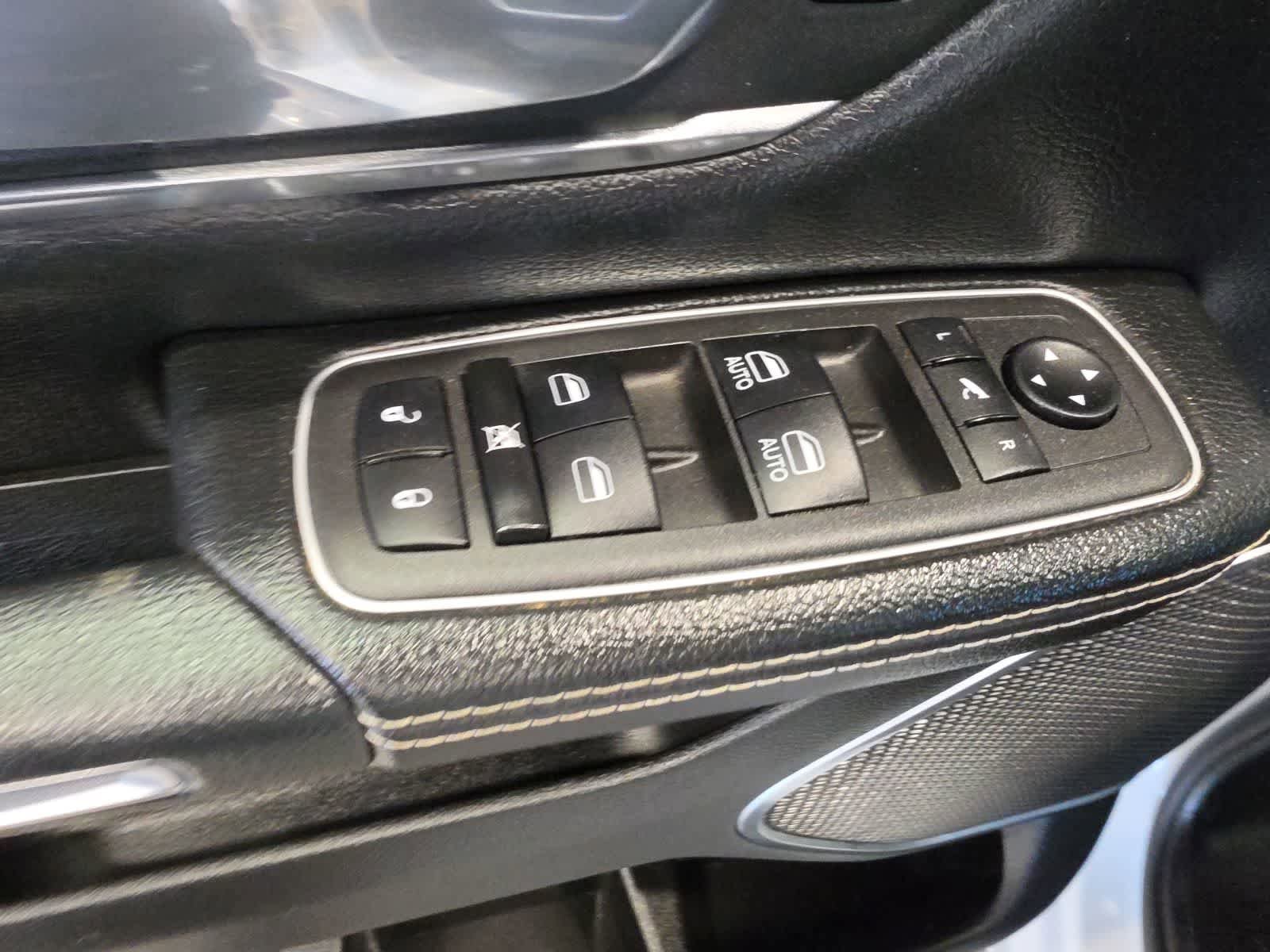 Used 2023 RAM 1500 Laramie AWD/4WD image 15
