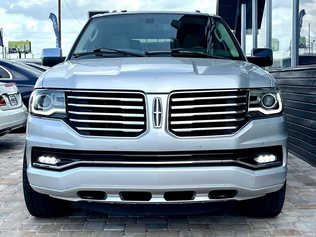 Used 2015 Lincoln Navigator 2WD image 5