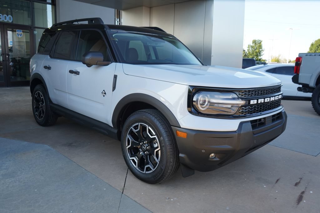 New 2026 Ford Bronco Sport Outer Banks w/ Outer Banks Tech Package+ AWD/4WD image 3