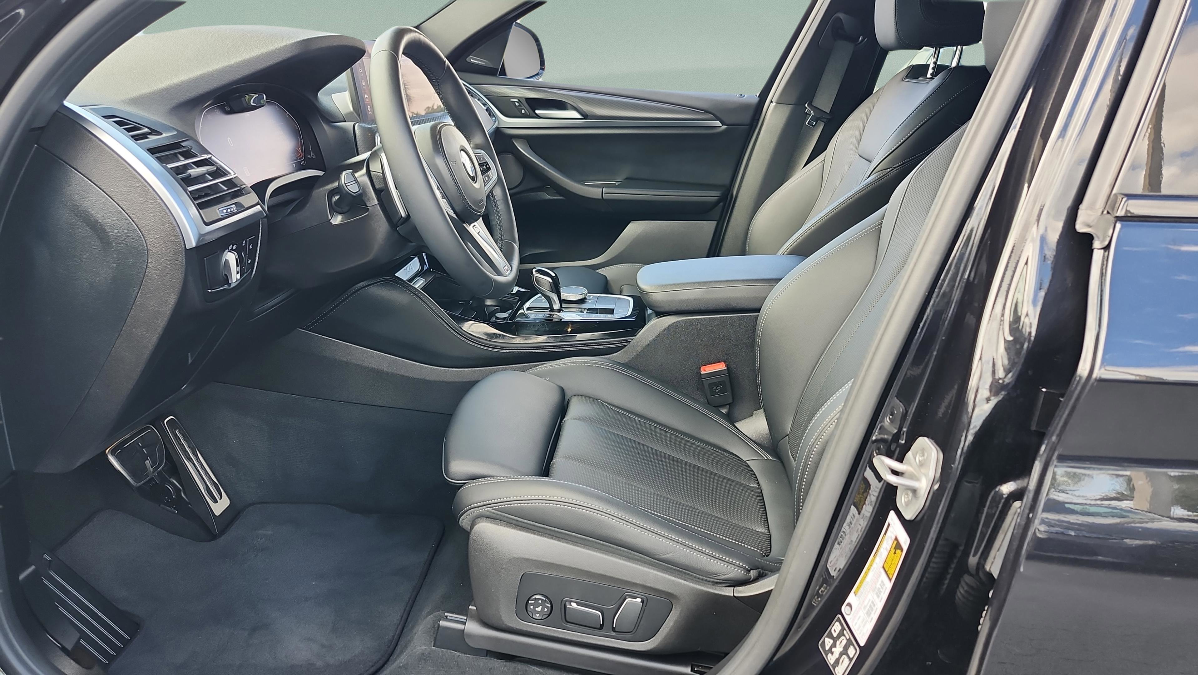 Certified 2025 BMW X4 xDrive30i w/ Premium Package image 20