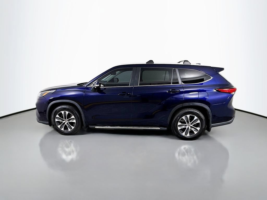 Used 2023 Toyota Highlander XLE FWD image 8