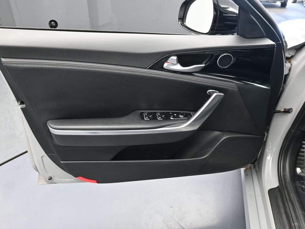 Used 2022 Kia Stinger GT-Line image 12