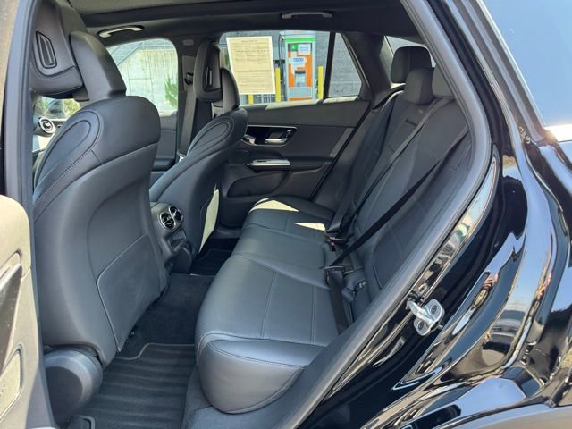 Used 2026 Mercedes-Benz GLC 300 4MATIC image 13