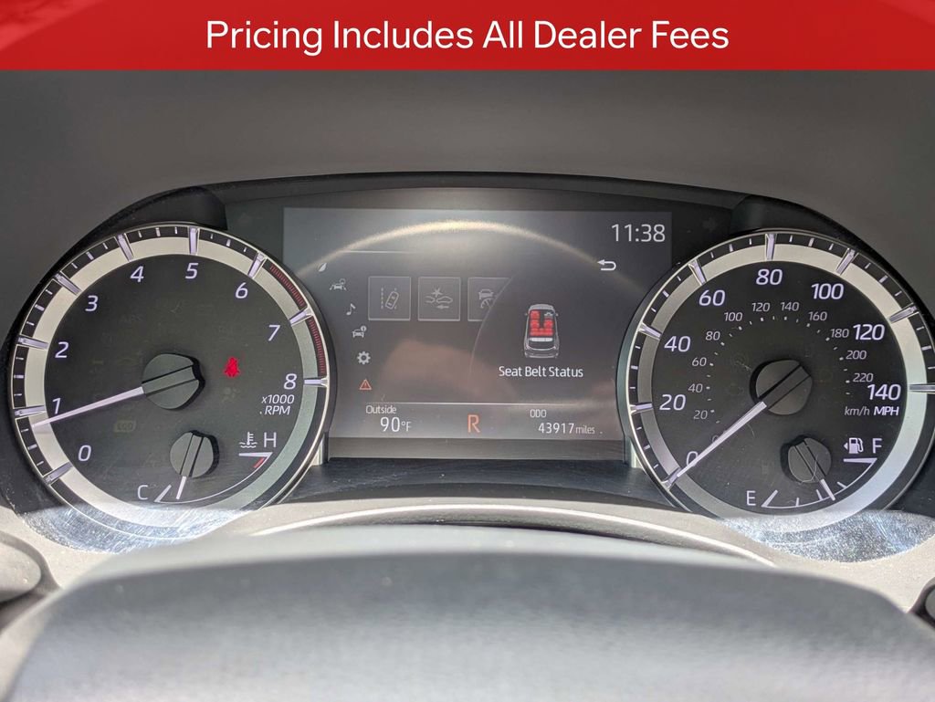 Used 2023 Toyota Highlander XLE FWD image 30