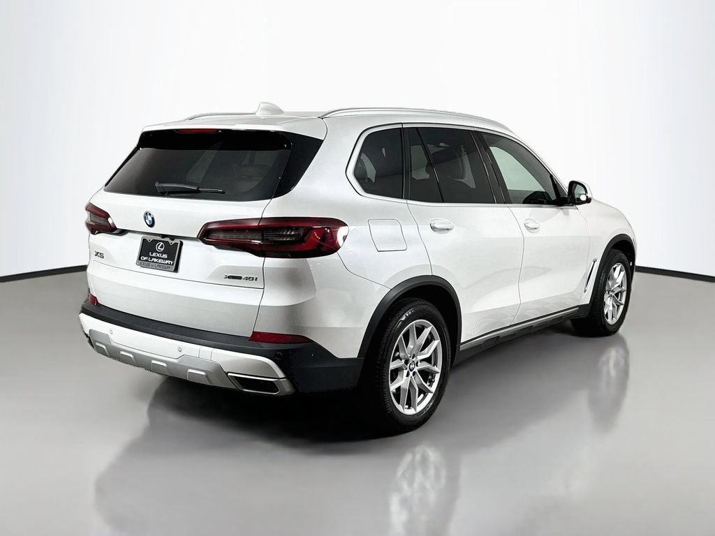 Used 2022 BMW X5 xDrive40i w/ Premium Package AWD/4WD image 5