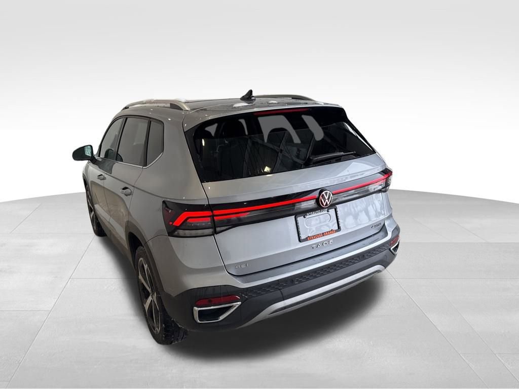 Used 2025 Volkswagen Taos SEL image 3