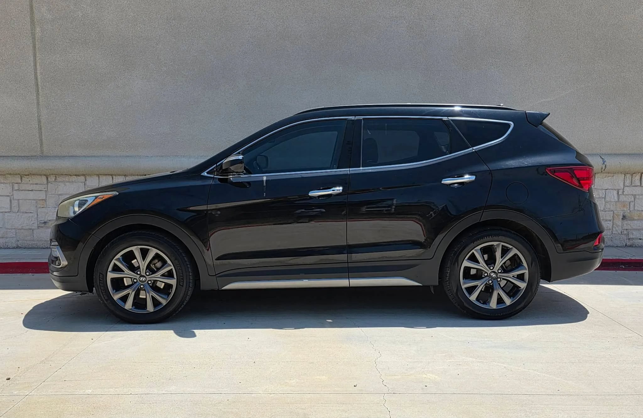 Used 2017 Hyundai Santa Fe Sport FWD image 7