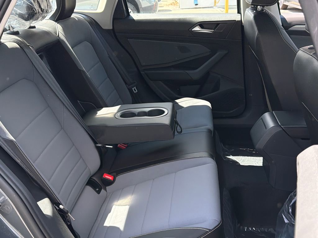 New 2026 Volkswagen Jetta SE image 10