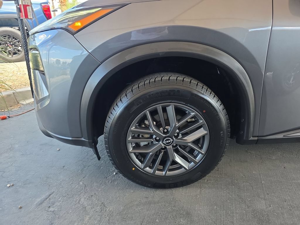 Used 2024 Nissan Rogue S FWD image 34