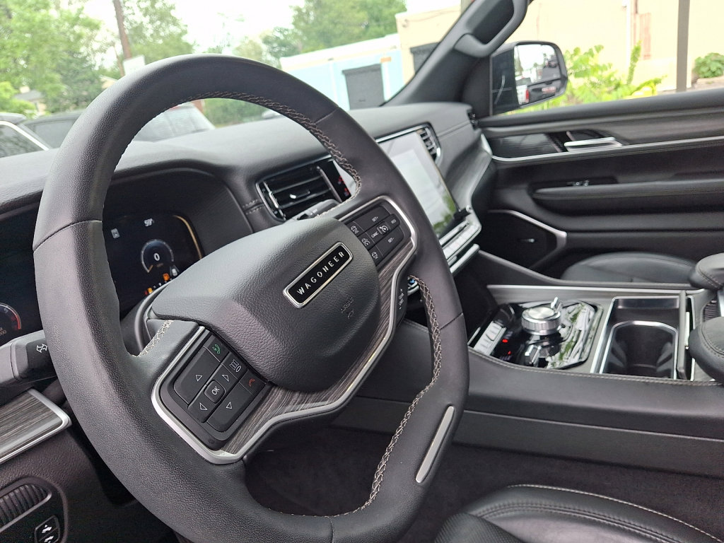 Used 2023 Jeep Wagoneer Series II w/ Convenience Group I AWD/4WD image 25
