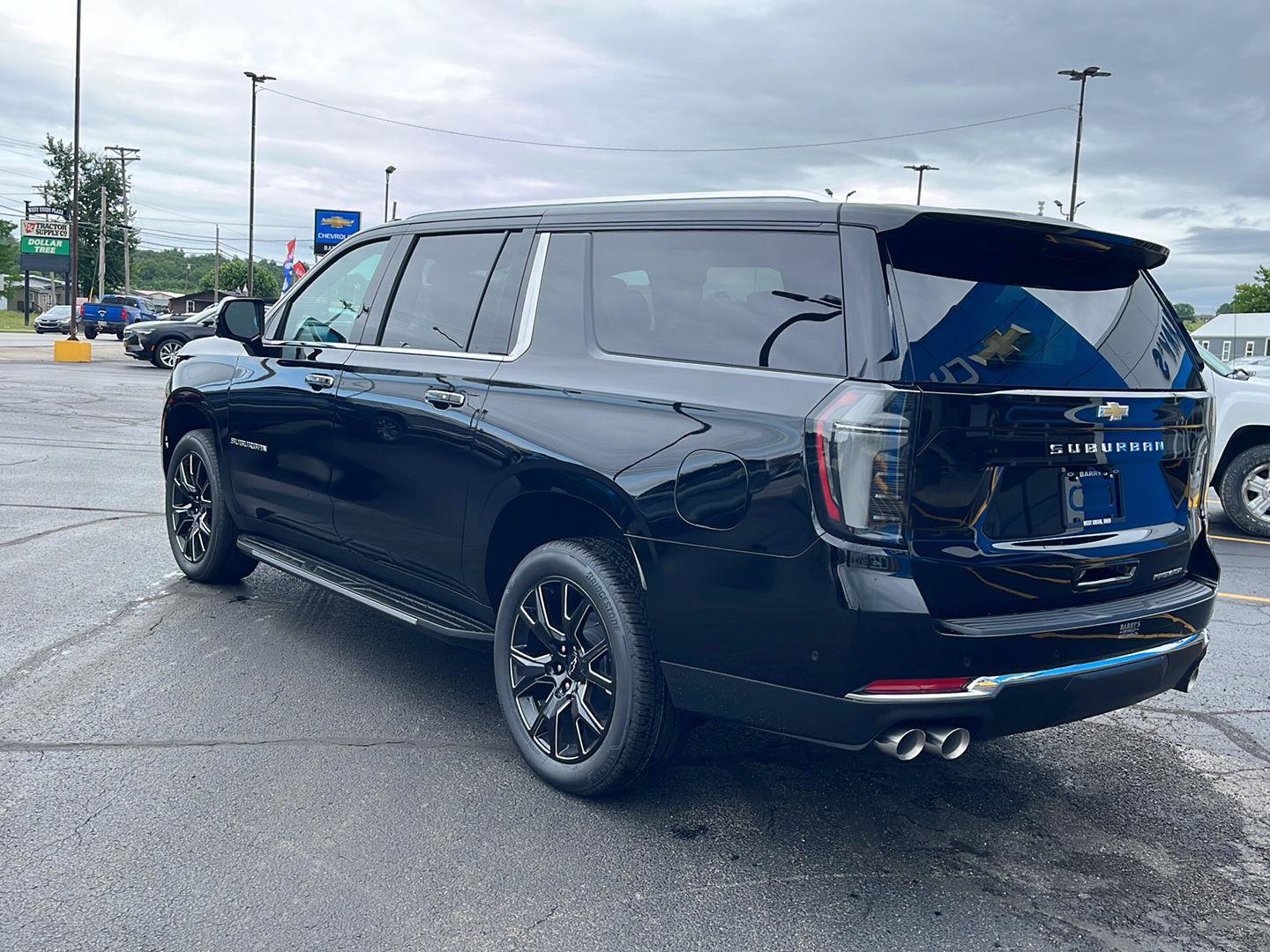 New 2026 Chevrolet Suburban Premier w/ Sun And Tow Package AWD/4WD image 3