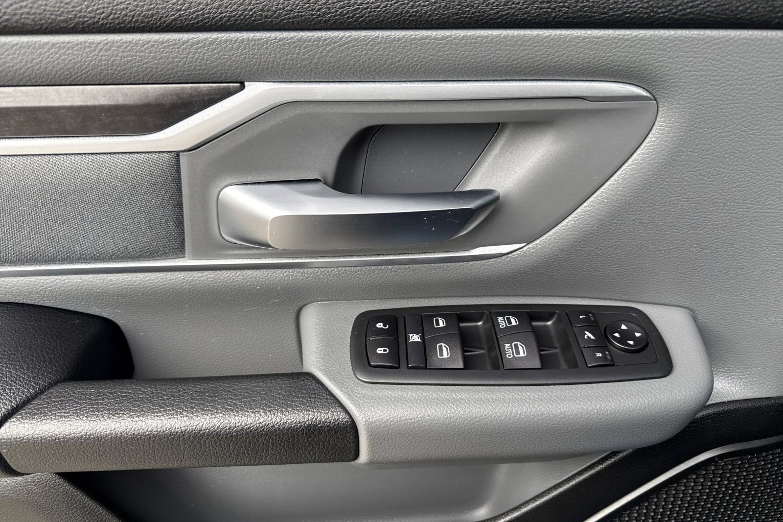 Used 2020 RAM 1500 Big Horn AWD/4WD image 10