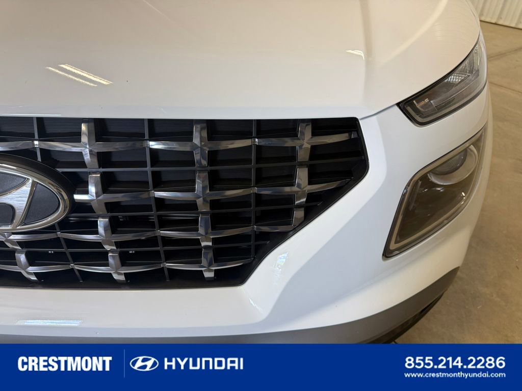 Used 2026 Hyundai Venue SEL FWD image 2