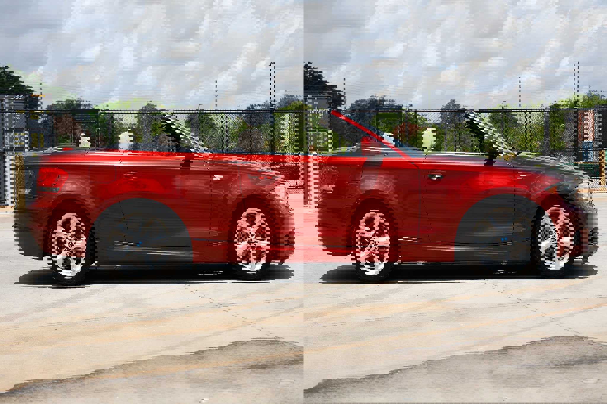 Used 2012 BMW 135i Convertible w/ Premium Pkg RWD image 15