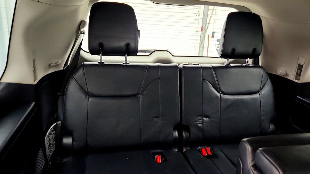 Used 2013 Lexus LX 570 4WD w/ Luxury Pkg image 24