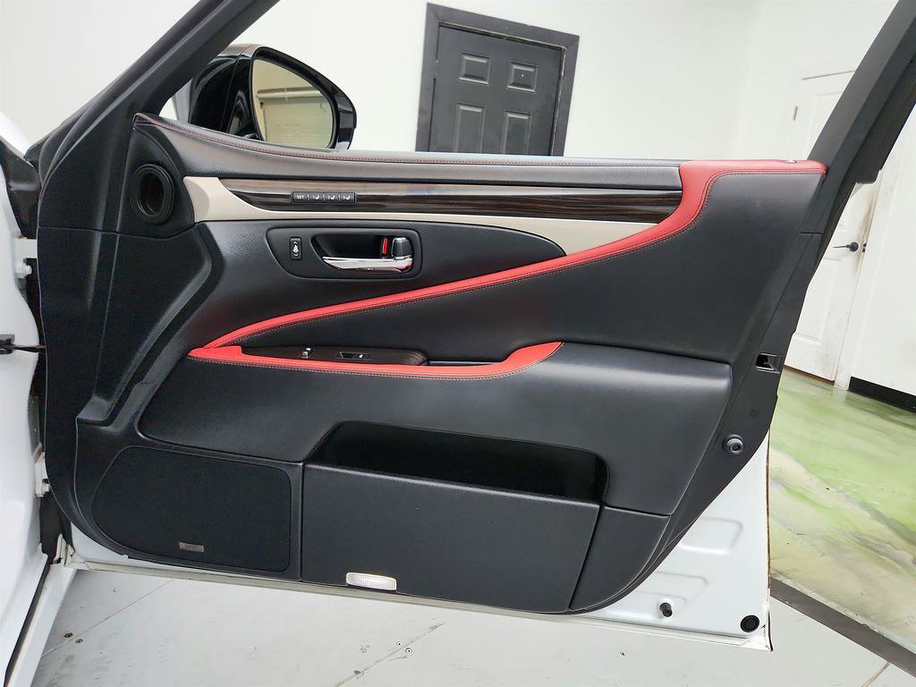Used 2015 Lexus LS 460 RWD image 28