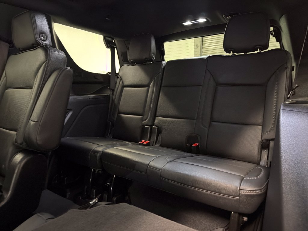 Used 2025 GMC Yukon Denali RWD image 12