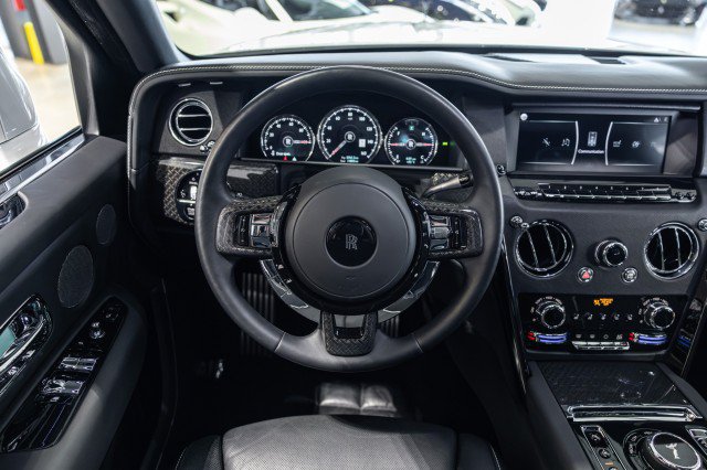 Used 2022 Rolls-Royce Cullinan Black Badge AWD/4WD image 68