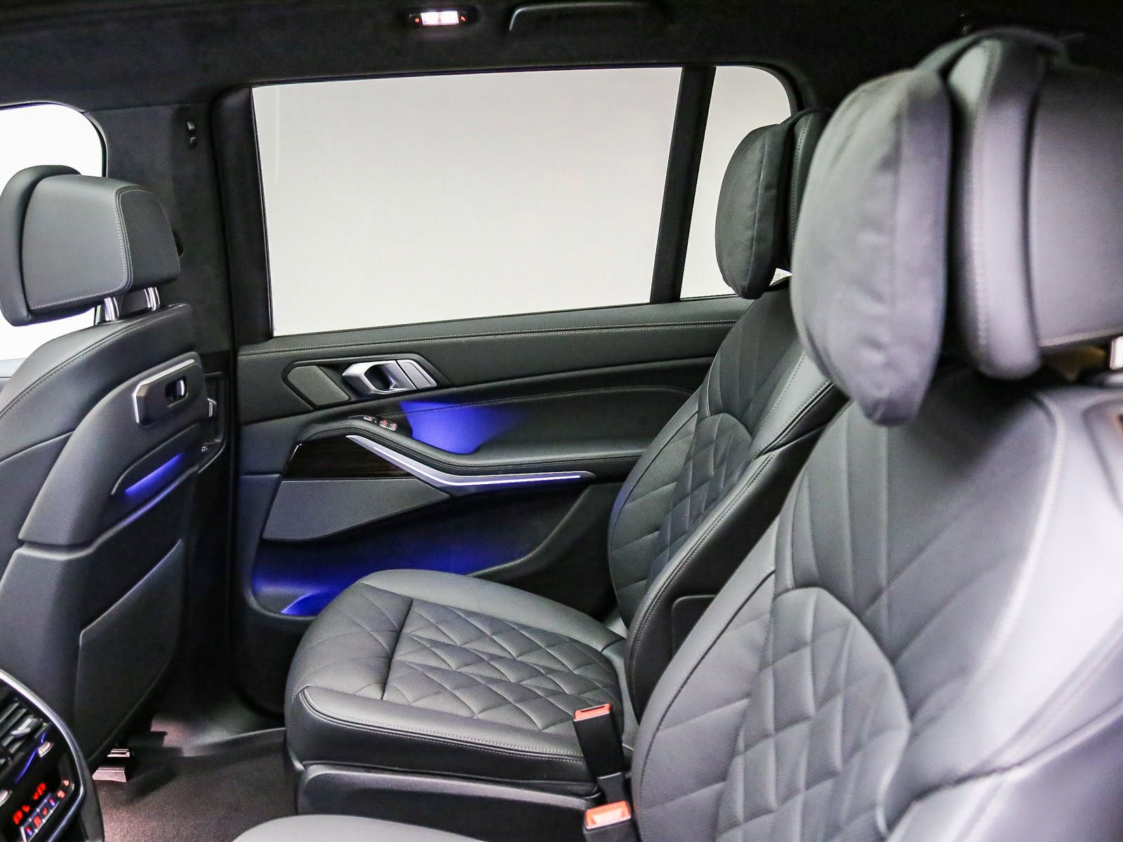 Certified 2025 BMW X7 xDrive40i w/ M Sport Package AWD/4WD image 20