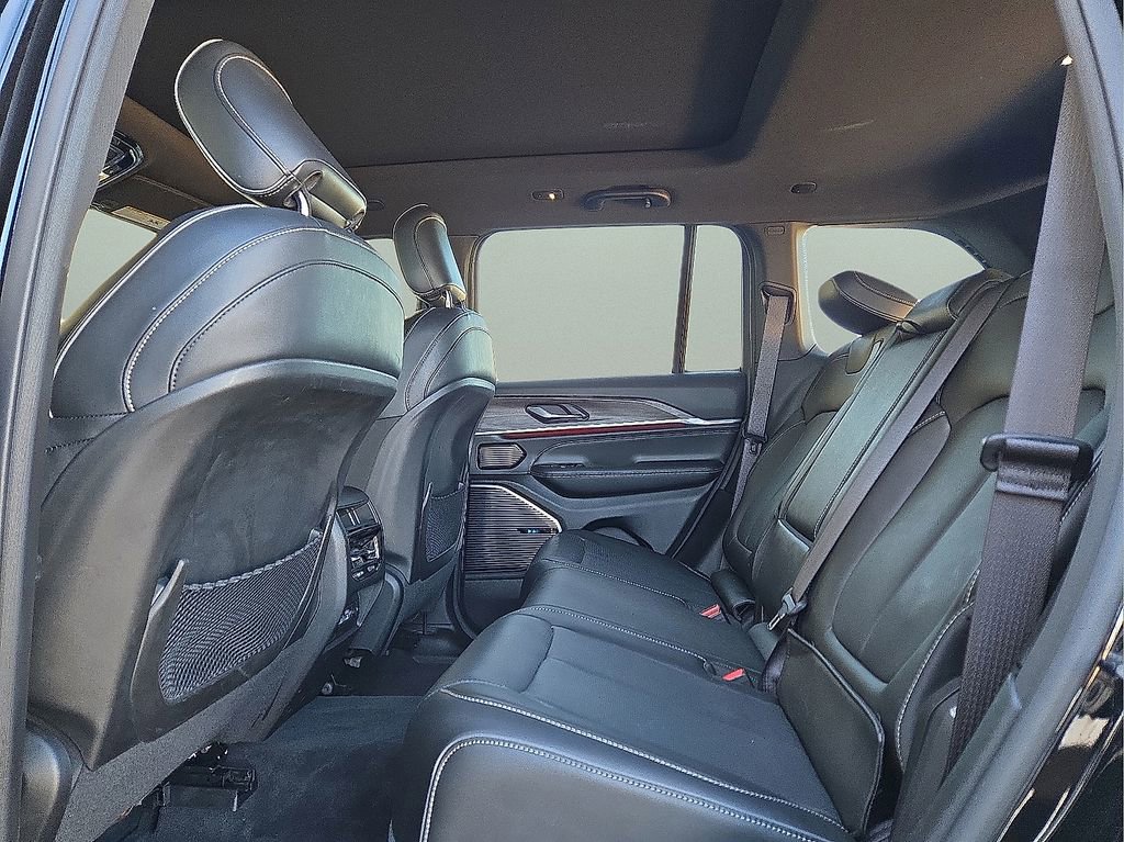 Used 2022 Jeep Grand Cherokee Overland image 17