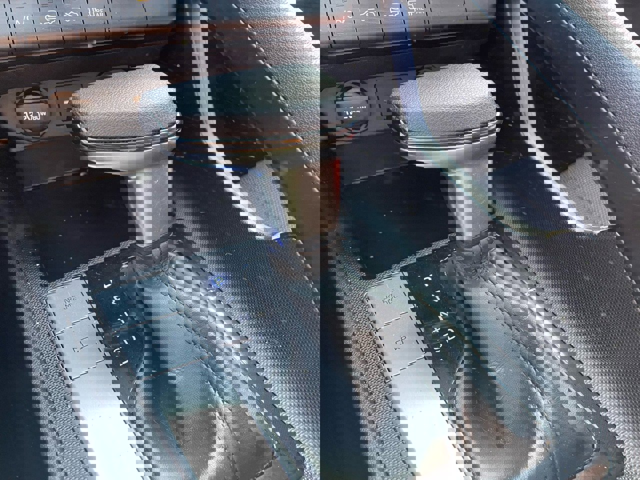 Used 2023 Hyundai Elantra SE image 6