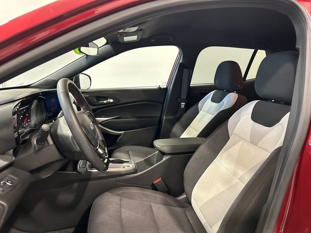 Used 2024 Chevrolet Trax RS w/ Driver Confidence Package image 15
