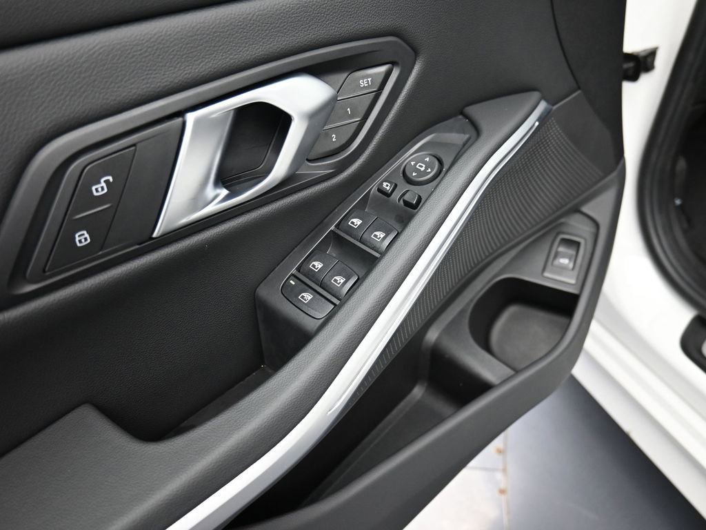 New 2025 BMW 330i xDrive Sedan w/ Convenience Package image 9